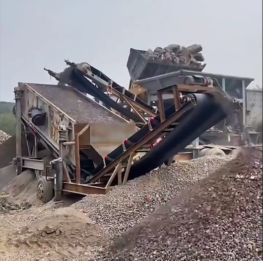 Screen Separator Machine - Mobile Steinzeug-Siebmaschine mit schweren Rädern, Kalkstein